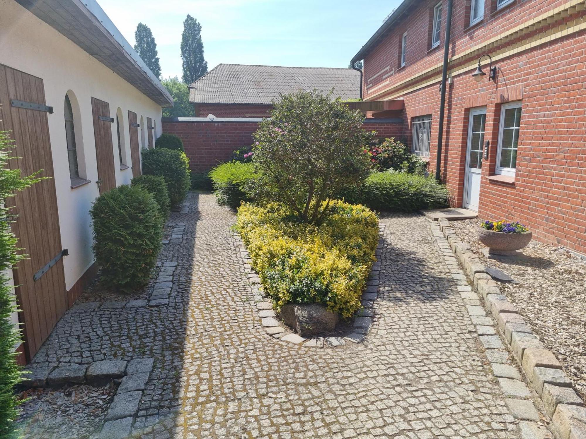 Ferienwohnungen Springer In Schoenefeld Ot Grossziethen Div Apartments Fuer Bis Zu 6 Personen מראה חיצוני תמונה